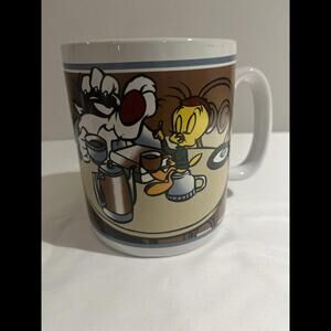 1995 WARNER BROTHERS STUDIO STORE LARGE COFFEE MUG “SYLVESTER & TWEETY”